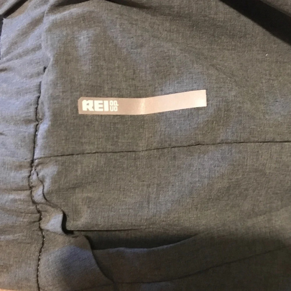 𝅺Men's REI gray athletic shorts. Size XL - Picture 8 of 11